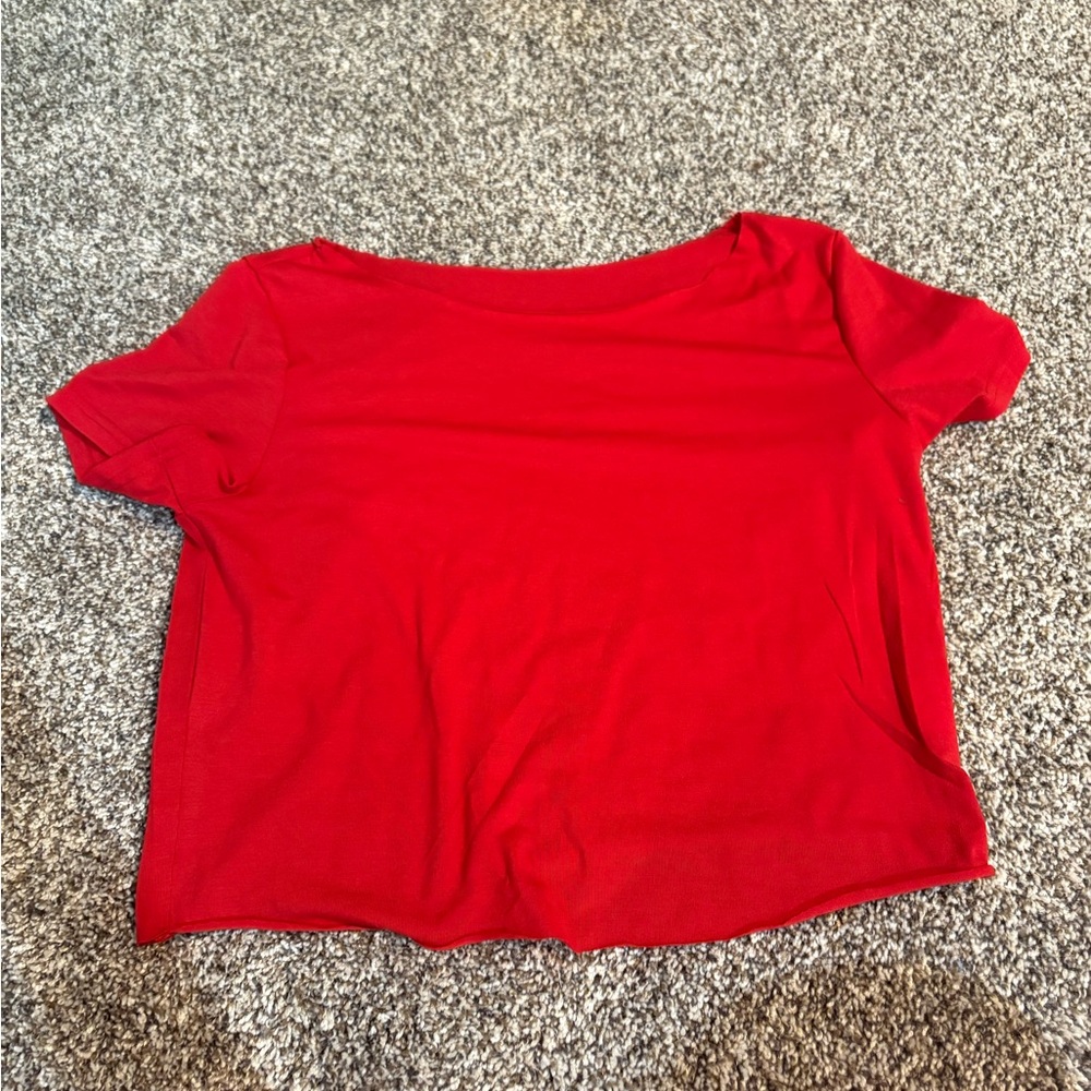 women’s red cut off tee